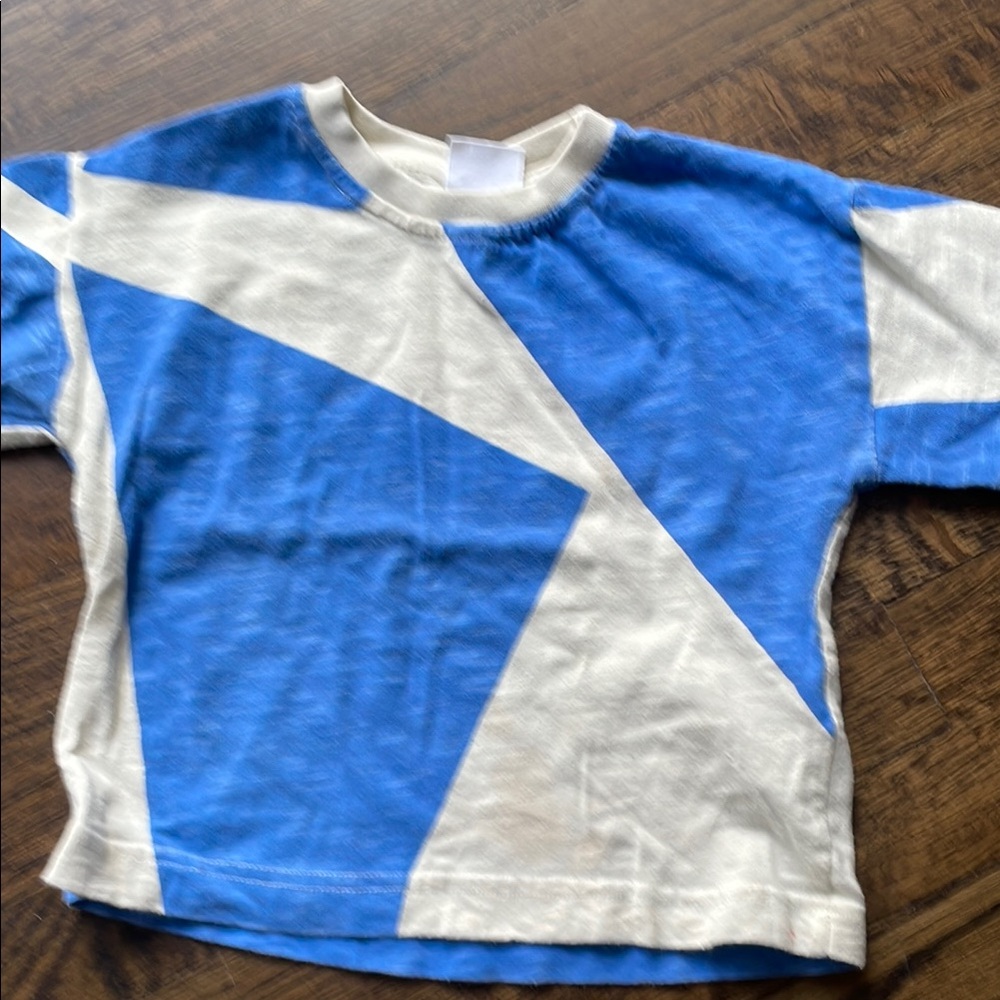 Zara blue and white graphic tshirt